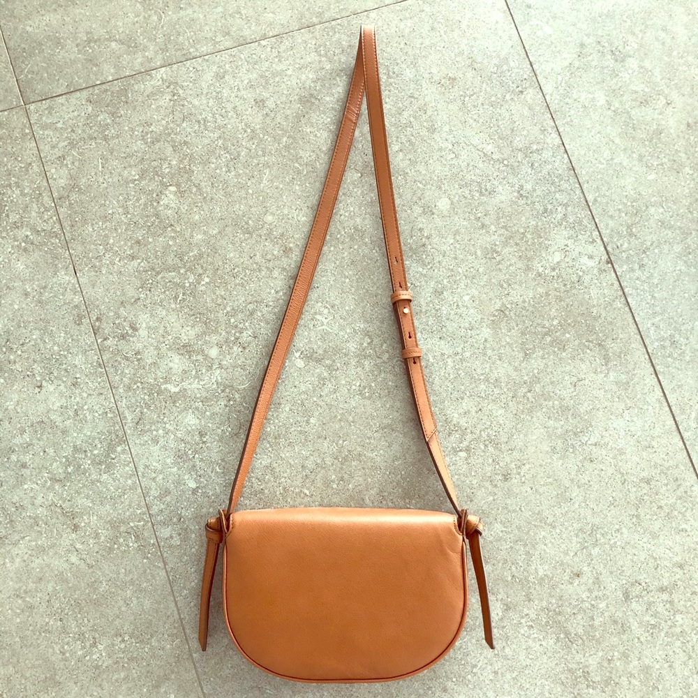 🌺 Leather Crossbody Handbag
